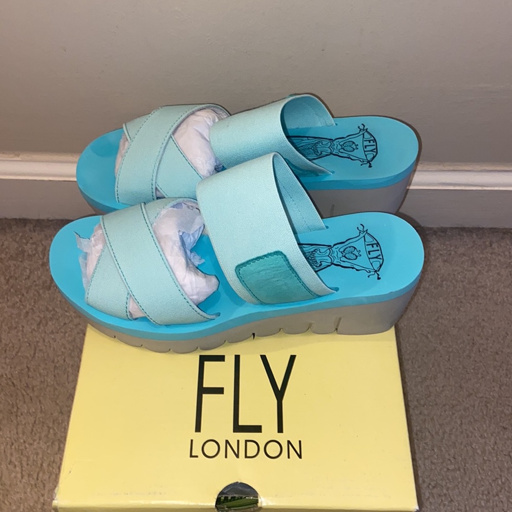 FLY LONDON blue sandal 38 used with the box